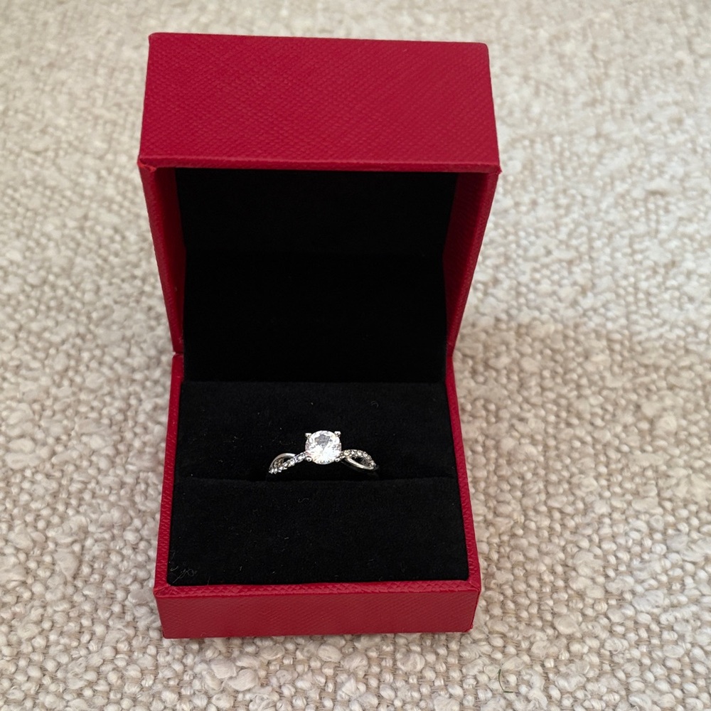 Elegant Silver Ring with Clear Stone